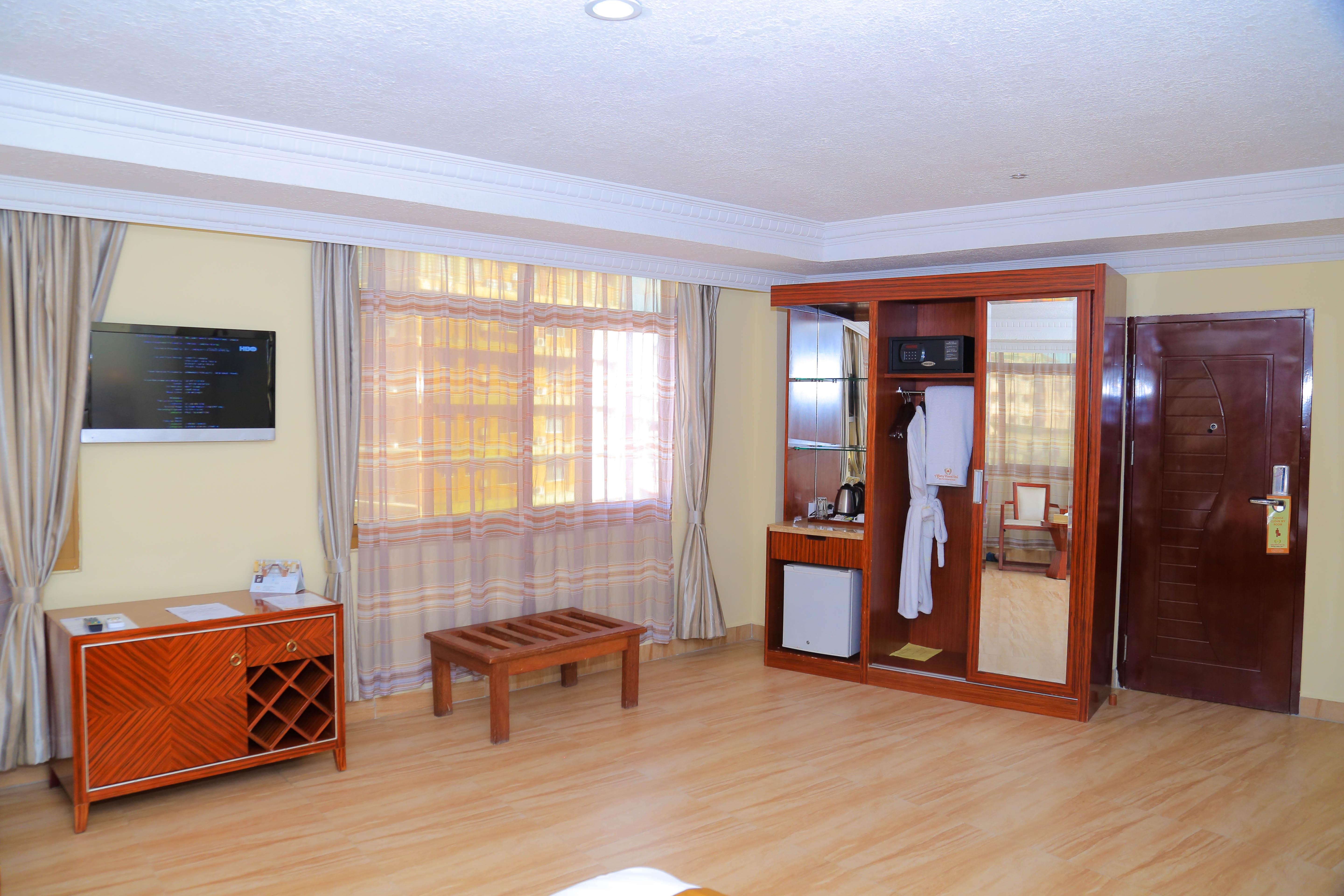 Tiffany Diamond Hotels Ltd - Indira Gandhi Street Dar es Salaam Eksteriør billede