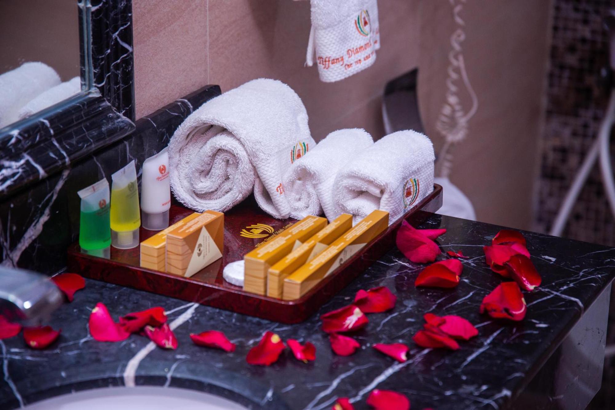 Tiffany Diamond Hotels Ltd - Indira Gandhi Street Dar es Salaam Eksteriør billede