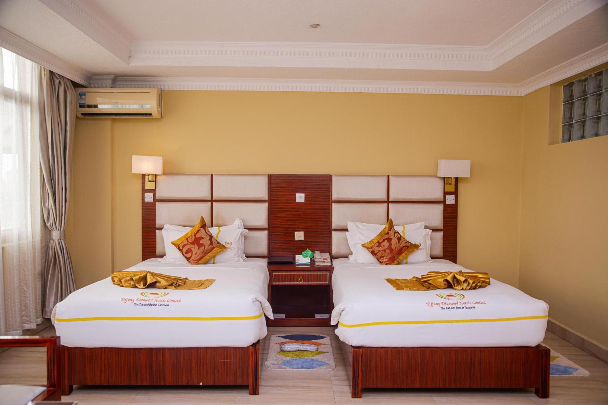 Tiffany Diamond Hotels Ltd - Indira Gandhi Street Dar es Salaam Eksteriør billede