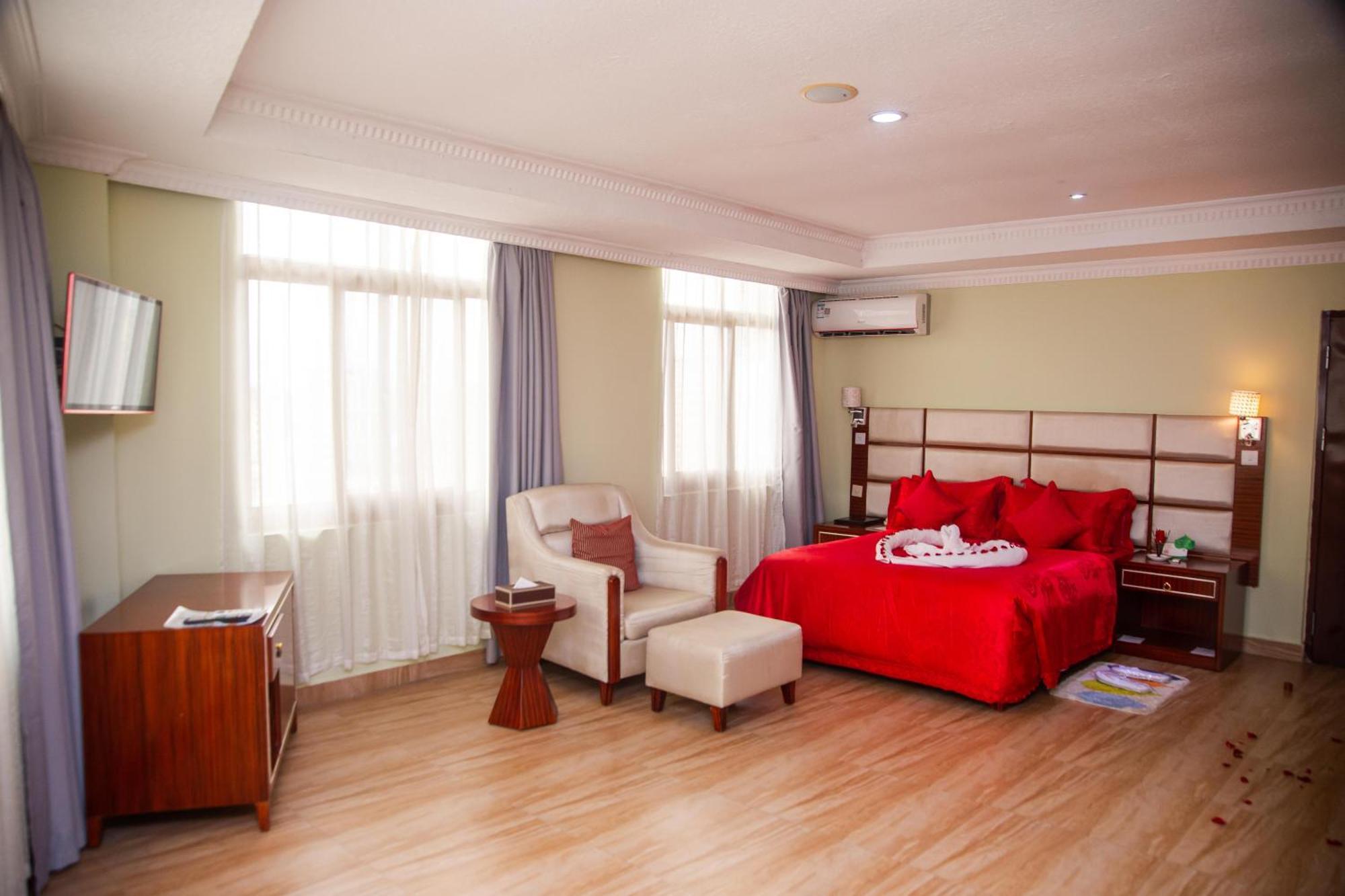Tiffany Diamond Hotels Ltd - Indira Gandhi Street Dar es Salaam Eksteriør billede