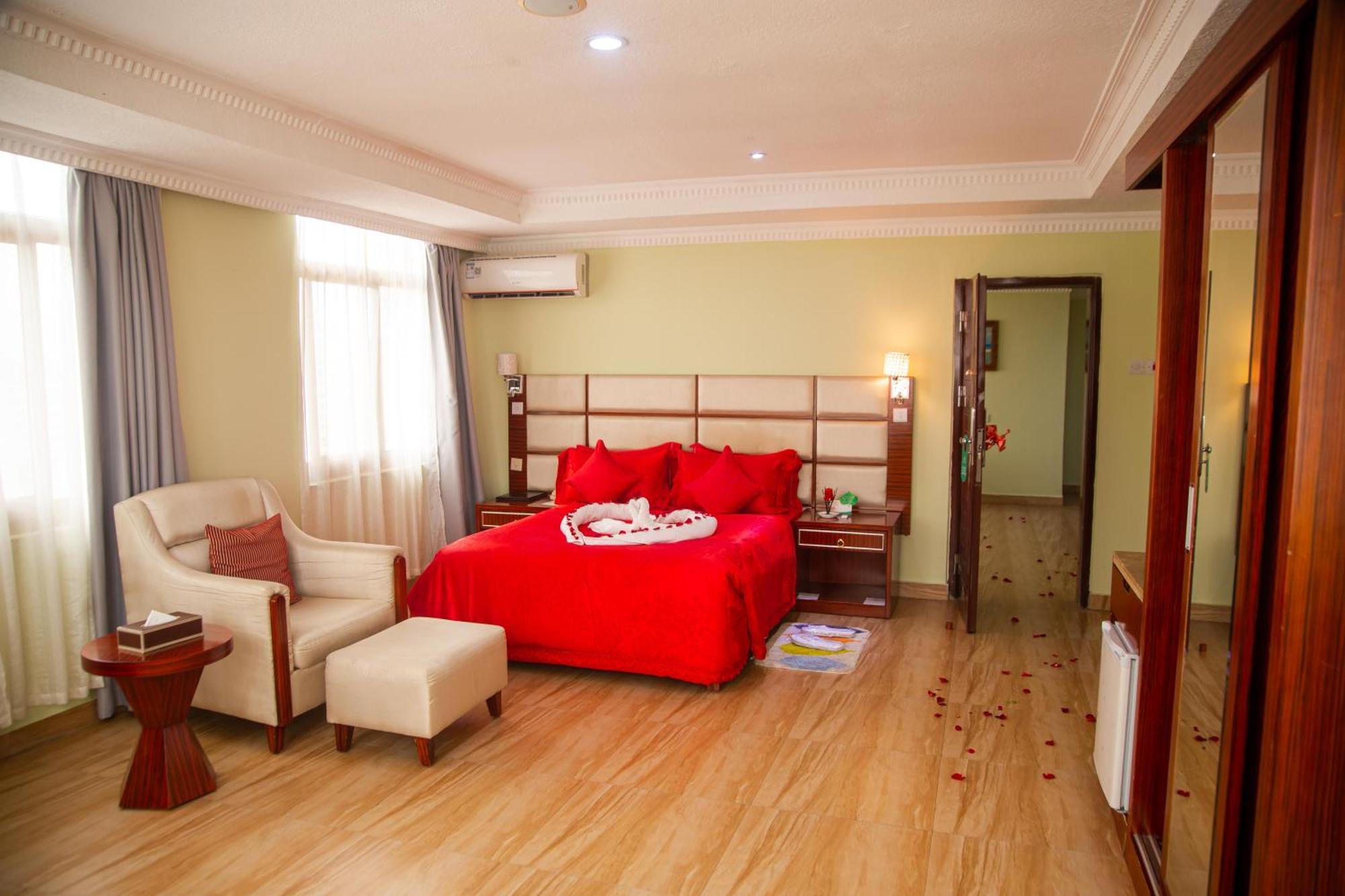 Tiffany Diamond Hotels Ltd - Indira Gandhi Street Dar es Salaam Eksteriør billede